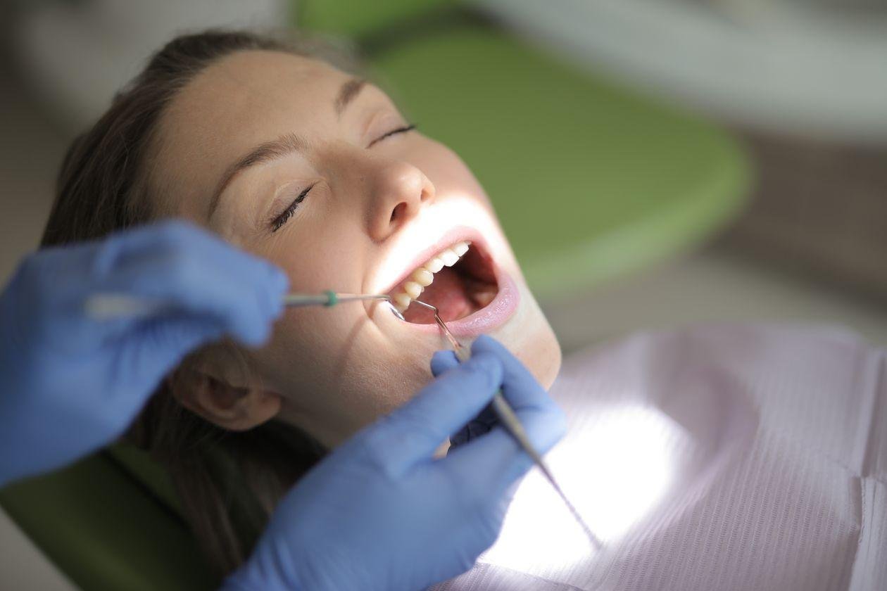 Wisdom teeth extraction consultation with a dentist in Concord